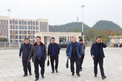 平安建設迎驗收，平安和諧滿校園——我校迎接“懷化市平安建設示范?！痹u估驗收